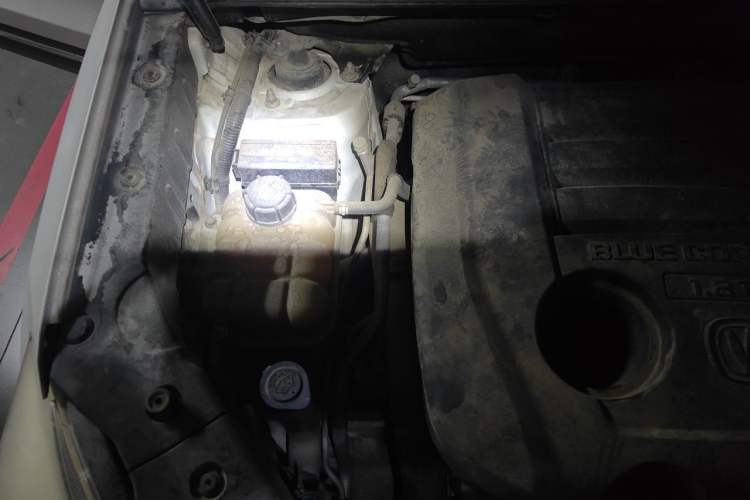 Used CHANGAN CS75 2014 1.8T Automatic Elite Model China IV Standard Engine Bay Right
