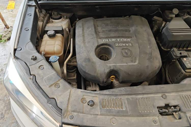 Used CHANGAN CS75 2014 2.0L Manual Leading Version China IV Standard Engine Bay Right