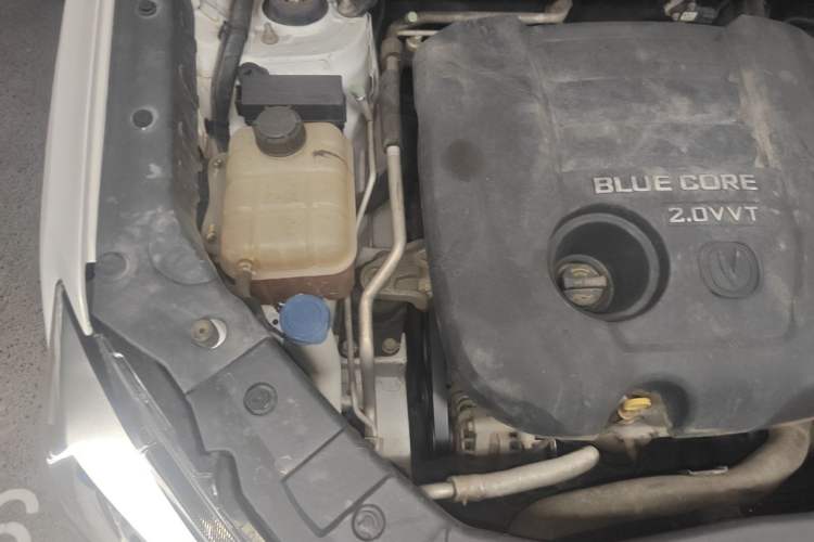 Used CHANGAN CS75 2014 2.0L Manual Leading Version China IV Standard Engine Bay Right