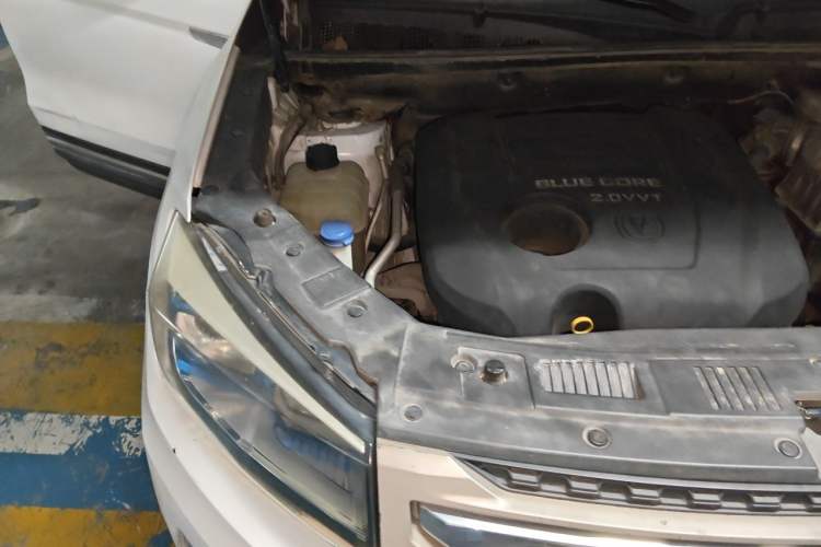 Used CHANGAN CS75 2014 2.0L Manual Luxury Version China V Standard Engine Bay Right