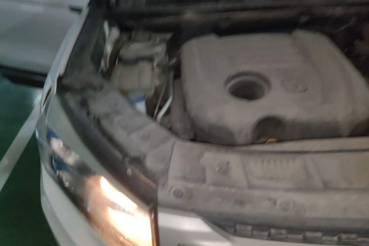 Used CHANGAN CS75 2014 1.8T Automatic Elite Model China IV Standard Engine Bay Right