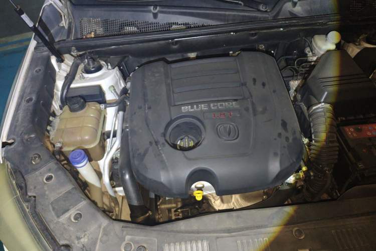 Used CHANGAN CS75 2014 1.8T Automatic Elite Model China IV Standard Engine Bay Right
