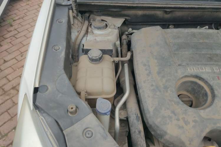 Used CHANGAN CS75 2014 1.8T Automatic Elite Version China V Standard Engine Bay Right