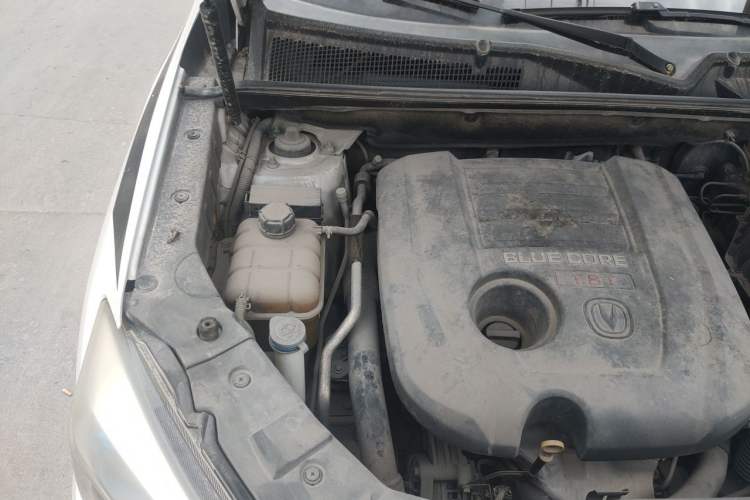 Used CHANGAN CS75 2014 1.8T Automatic Prestige Model China V Standard Engine Bay Right