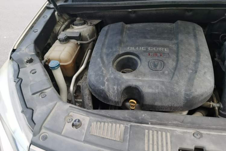 Used CHANGAN CS75 2014 1.8T Automatic Prestige Model China IV Standard Engine Bay Right