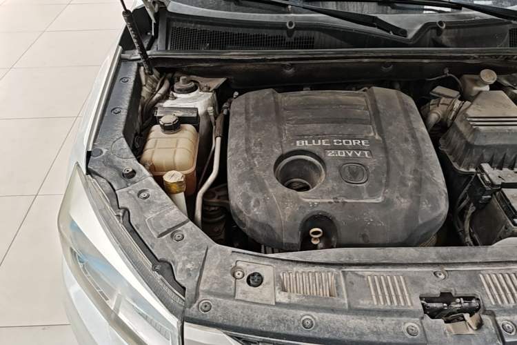 Used CHANGAN CS75 2014 2.0L Manual Leading Version China IV Standard Engine Bay Right