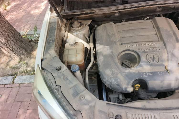 Used CHANGAN CS75 2014 2.0L Manual Luxury Version China IV Standard Engine Bay Right