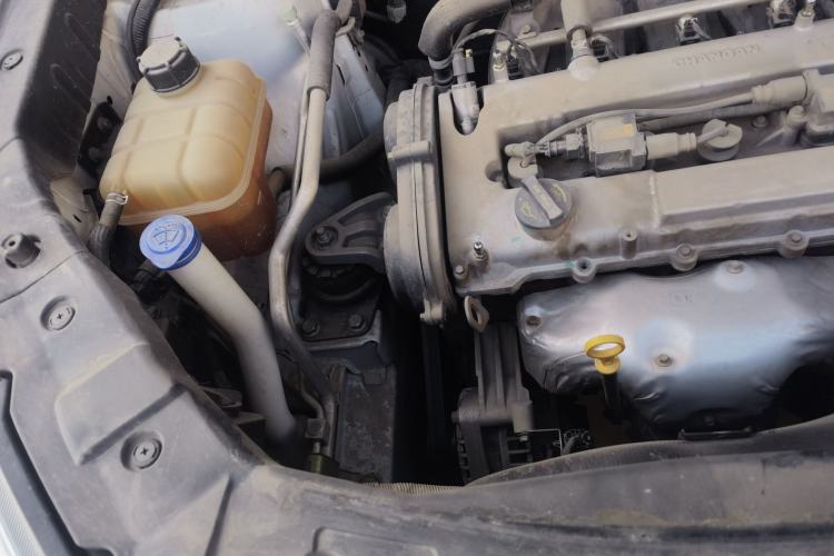 Used CHANGAN CS75 2014 2.0L Manual Comfort Version China V Standard Engine Bay Right