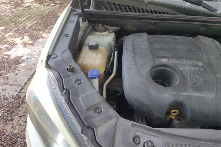 Used CHANGAN CS75 2014 2.0L Manual Luxury Version China V Standard Engine Bay Right