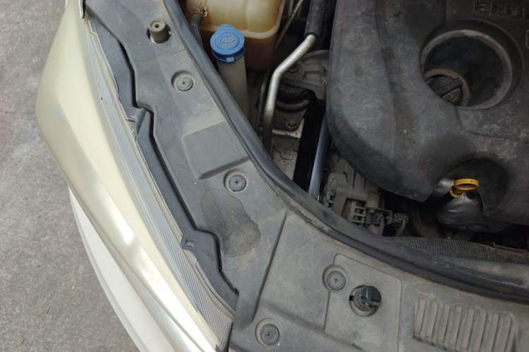 Used CHANGAN CS75 2014 2.0L Manual Luxury Version China IV Standard Engine Bay Right