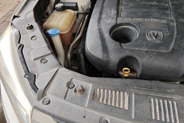 Used CHANGAN CS75 2014 1.8T Automatic Elite Model China IV Standard Engine Bay Right