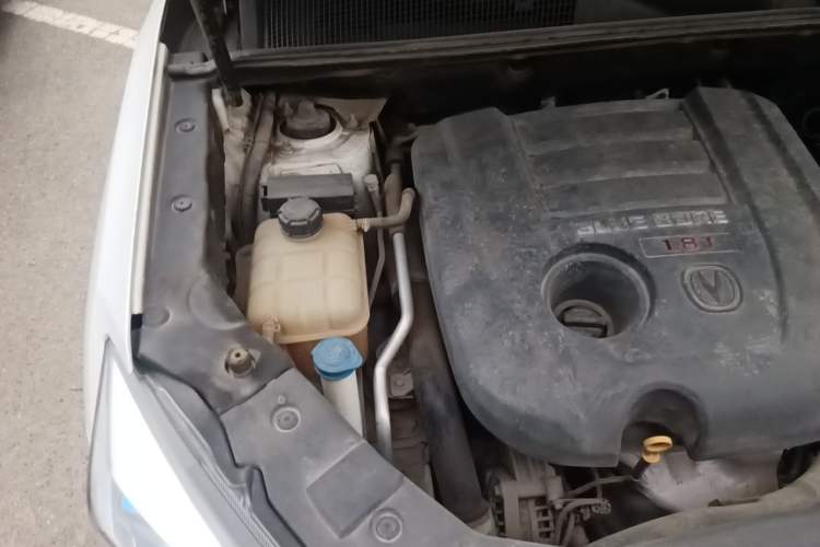 Used CHANGAN CS75 2014 1.8T Automatic Prestige Model China IV Standard Engine Bay Right
