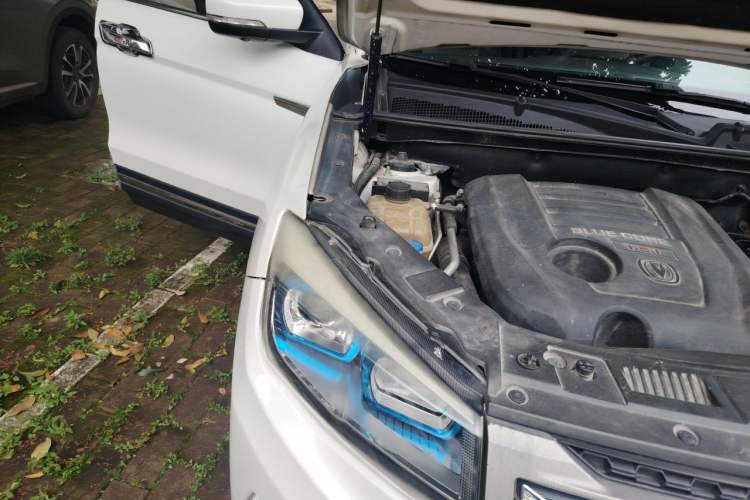 Used CHANGAN CS75 2014 1.8T Automatic Elite Model China IV Standard Engine Bay Right