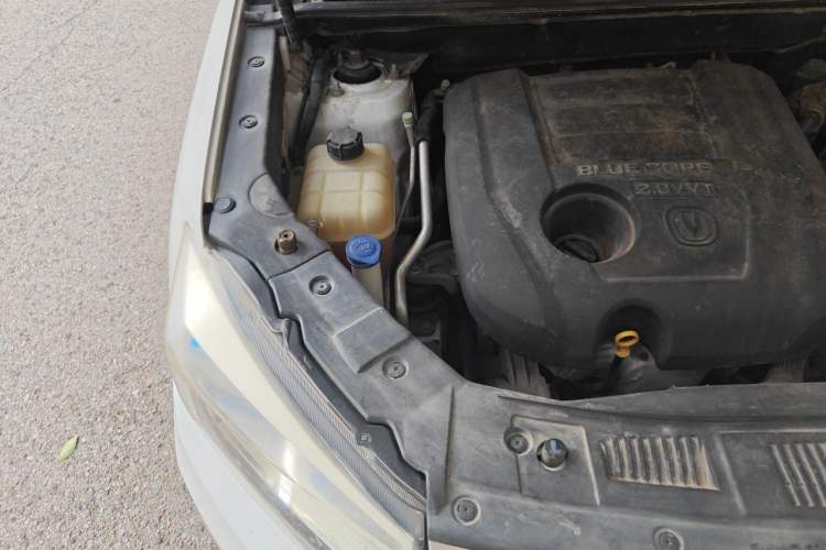 Used CHANGAN CS75 2014 2.0L Manual Luxury Version China IV Standard Engine Bay Right