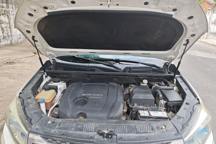 Used CHANGAN CS75 2014 2.0L Manual Leading Version China IV Standard Engine Bay