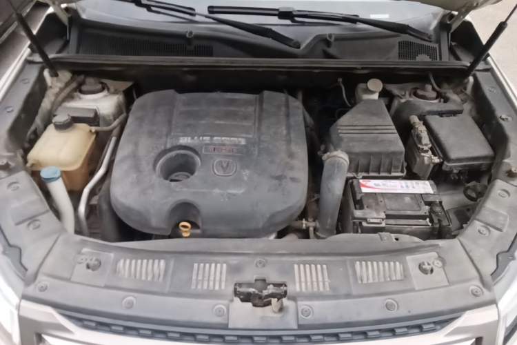 Used CHANGAN CS75 2014 1.8T Automatic Prestige Model China IV Standard Engine Bay