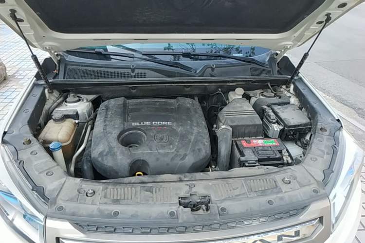 Used CHANGAN CS75 2014 1.8T Automatic Elite Model China IV Standard Engine Bay