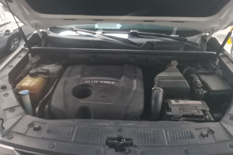 Used CHANGAN CS75 2014 1.8T Automatic Prestige Model China IV Standard Engine Bay