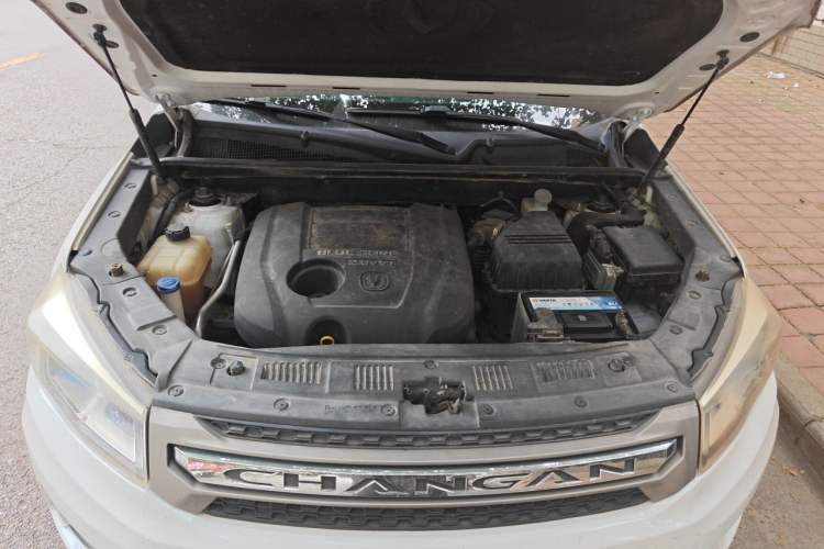 Used CHANGAN CS75 2014 2.0L Manual Luxury Version China IV Standard Engine Bay