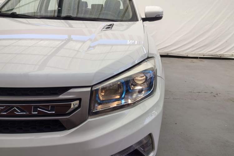 Used CHANGAN CS75 2014 2.0L Manual Luxury Version China V Standard Exterior 2