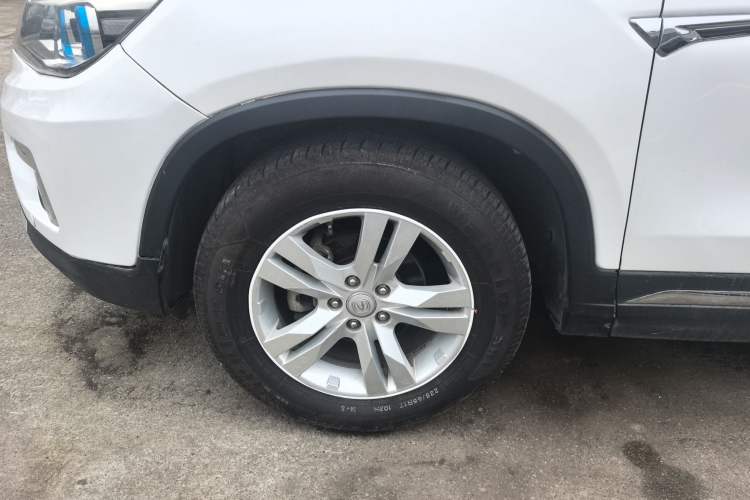 Used CHANGAN CS75 2014 1.8T Automatic Elite Model China IV Standard Exterior 4