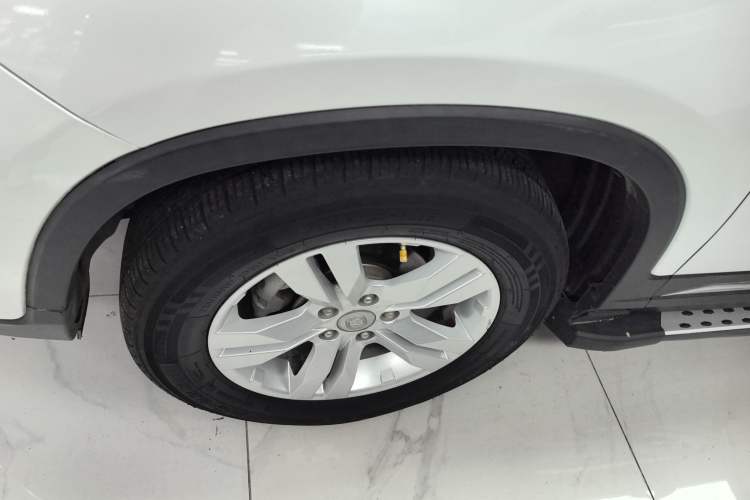 Used CHANGAN CS75 2014 2.0L Manual Leading Model China V Standard Exterior 4