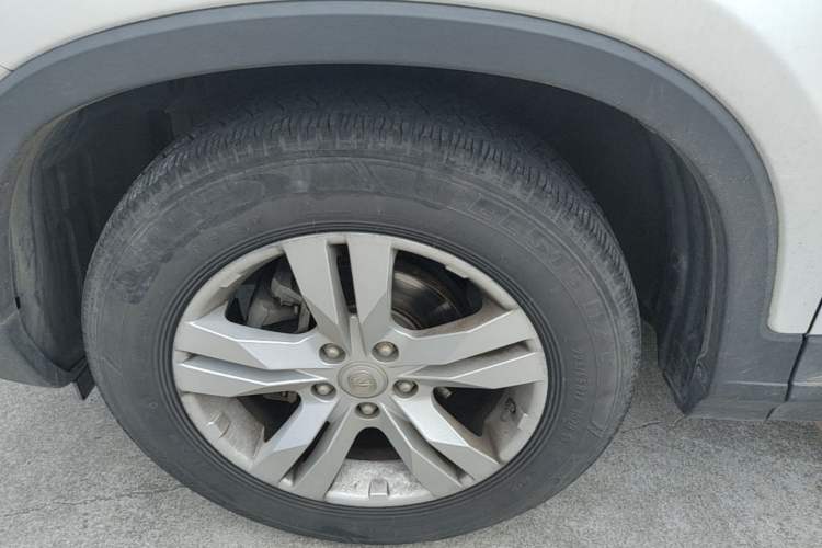 Used CHANGAN CS75 2014 1.8T Automatic Elite Version China V Standard Exterior 4