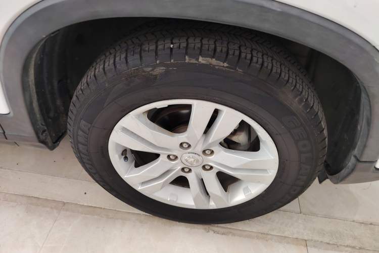Used CHANGAN CS75 2014 1.8T Automatic Prestige Model China IV Standard Exterior 6