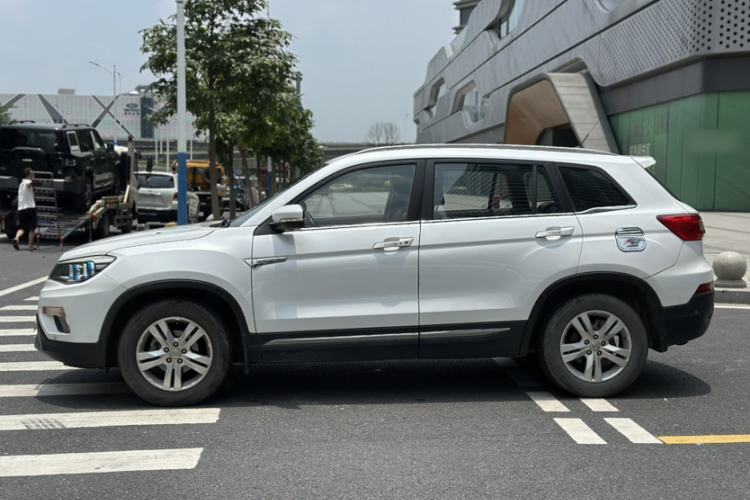 Used CHANGAN CS75 2014 1.8T Automatic Elite Version China V Standard Exterior 7