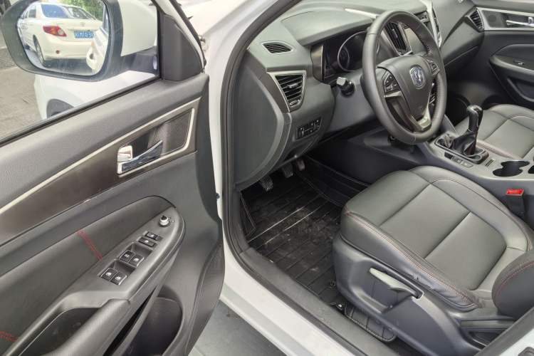 Used CHANGAN CS75 2014 2.0L Manual Luxury Version China V Standard Exterior 8