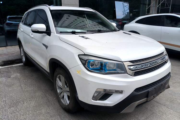 Used CHANGAN CS75 2014 2.0L Manual Luxury Version China IV Standard Front Right 45 Deg