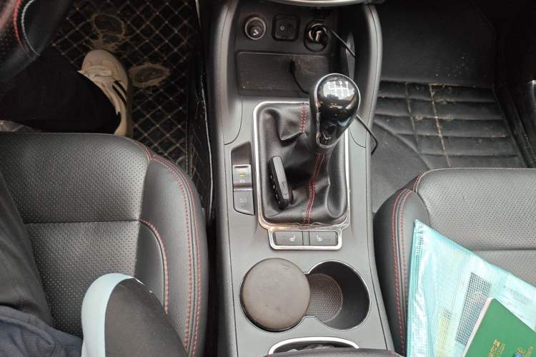 Used CHANGAN CS75 2014 2.0L Manual Leading Version China IV Standard Gear Lever