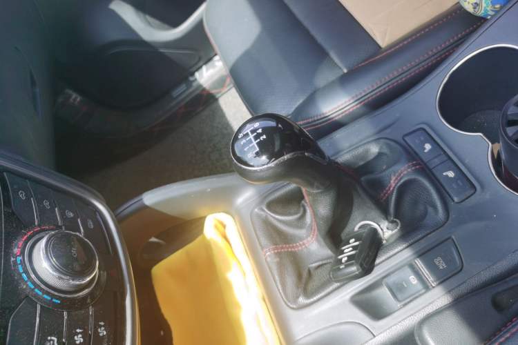 Used CHANGAN CS75 2014 2.0L Manual Leading Model China V Standard Gear Lever