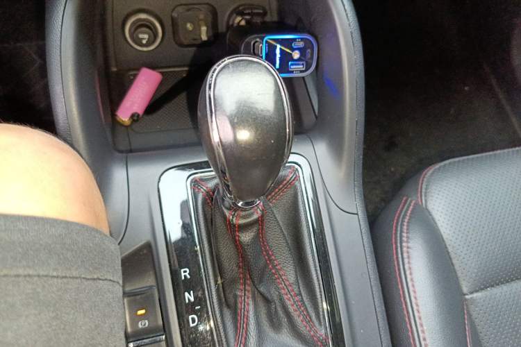 Used CHANGAN CS75 2014 1.8T Automatic Elite Model China IV Standard Gear Lever
