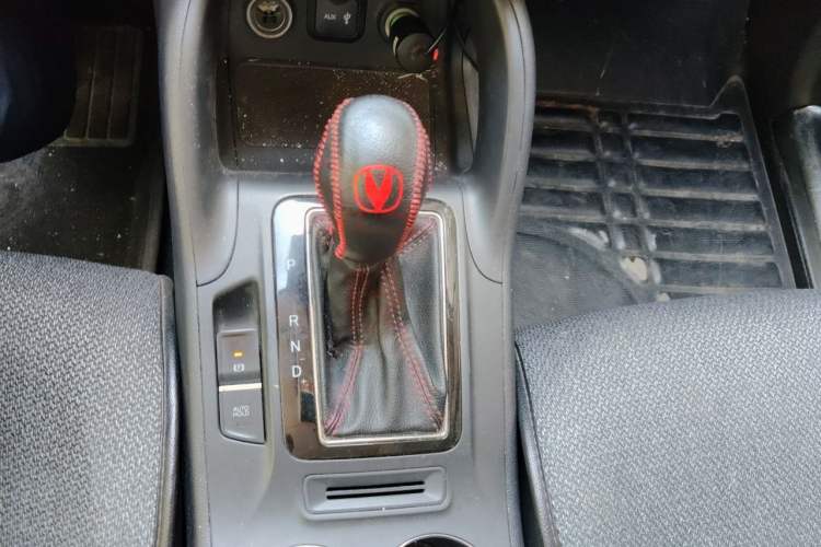 Used CHANGAN CS75 2014 1.8T Automatic Elite Version China V Standard Gear Lever