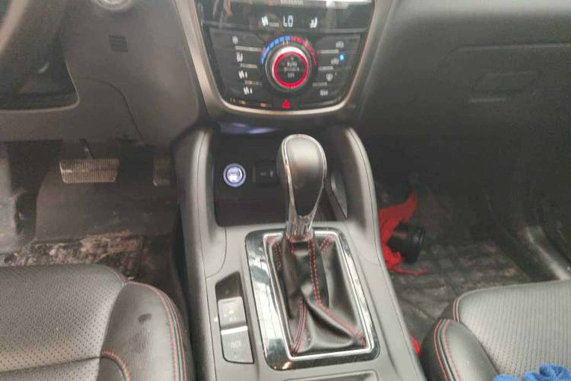 Used CHANGAN CS75 2014 1.8T Automatic Elite Version China V Standard Gear Lever