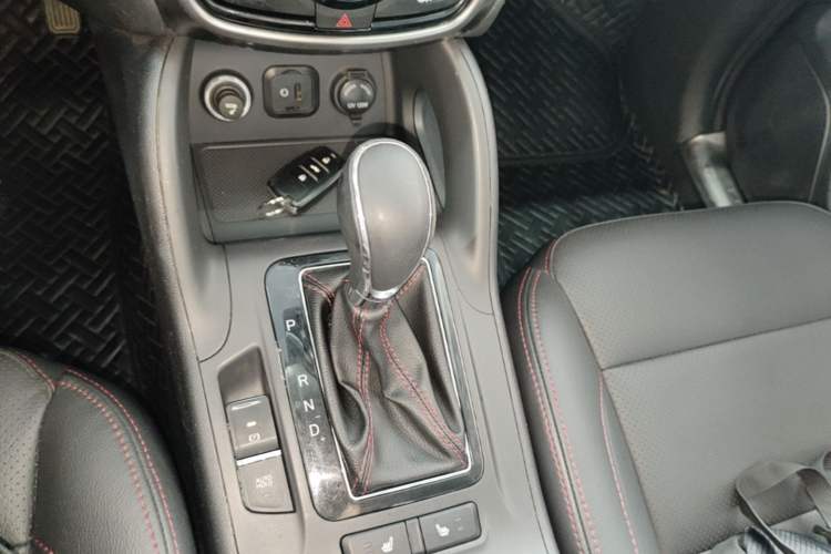 Used CHANGAN CS75 2014 1.8T Automatic Prestige Model China IV Standard Gear Lever