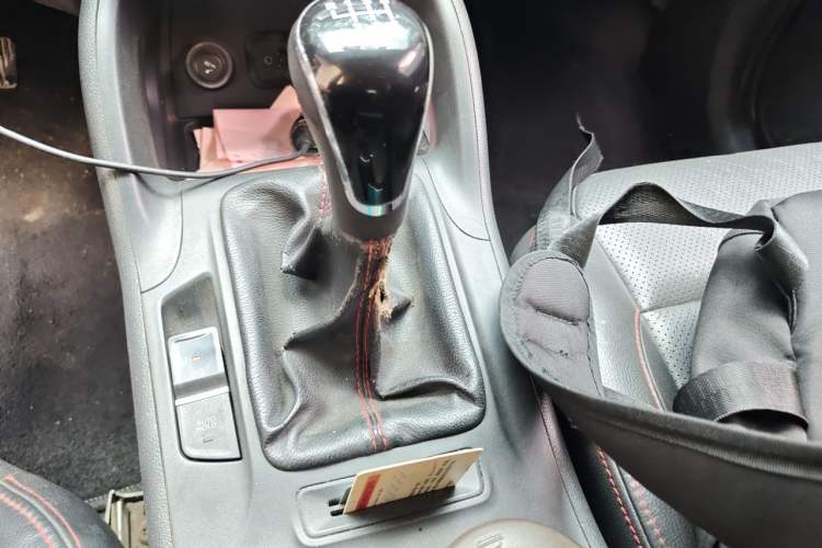 Used CHANGAN CS75 2014 2.0L Manual Luxury Version China V Standard Gear Lever