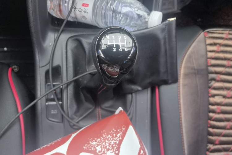 Used CHANGAN CS75 2014 2.0L Manual Luxury Version China IV Standard Gear Lever