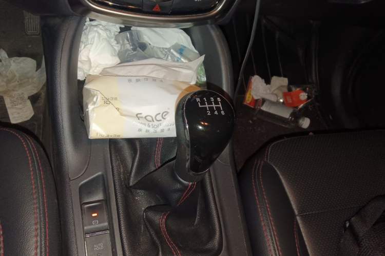 Used CHANGAN CS75 2014 2.0L Manual Luxury Version China IV Standard Gear Lever