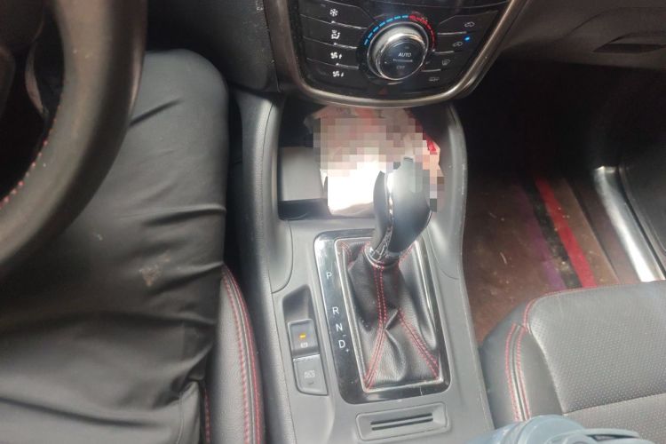 Used CHANGAN CS75 2014 1.8T Automatic Elite Model China IV Standard Gear Lever