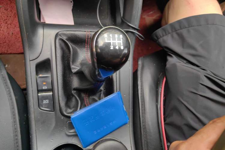 Used CHANGAN CS75 2014 2.0L Manual Luxury Version China V Standard Gear Lever