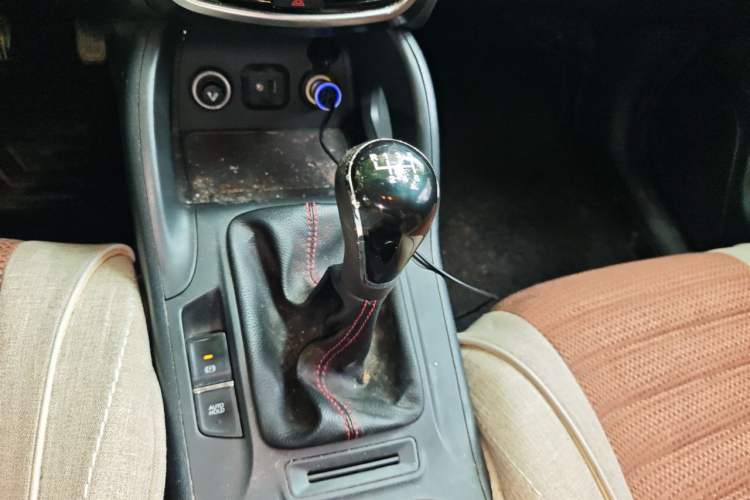Used CHANGAN CS75 2014 2.0L Manual Luxury Version China V Standard Gear Lever