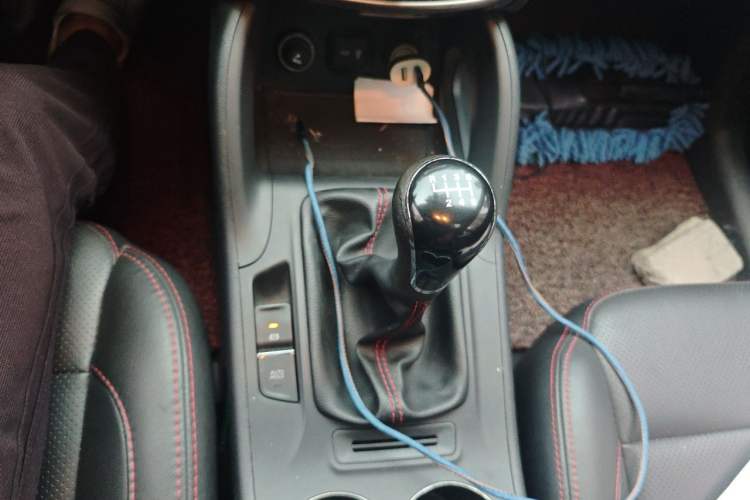 Used CHANGAN CS75 2014 2.0L Manual Luxury Version China IV Standard Gear Lever