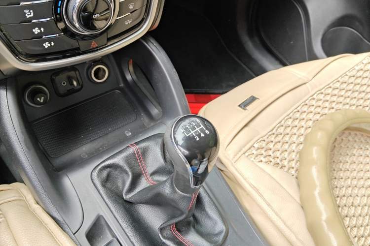Used CHANGAN CS75 2014 2.0L Manual Luxury Version China V Standard Gear Lever