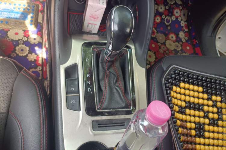 Used CHANGAN CS75 2014 1.8T Automatic Elite Model China IV Standard Gear Lever