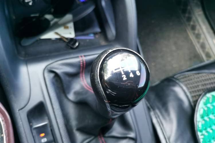 Used CHANGAN CS75 2014 2.0L Manual Luxury Version China IV Standard Gear Lever