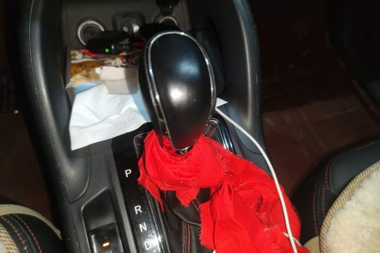 Used CHANGAN CS75 2014 1.8T Automatic Elite Model China IV Standard Gear Lever