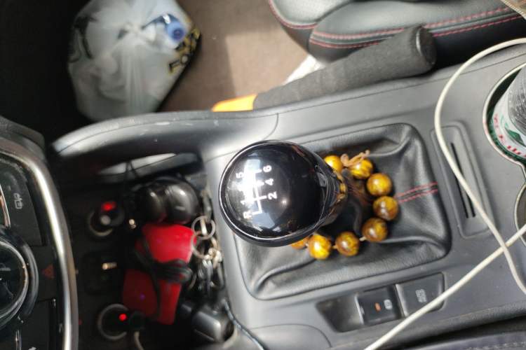 Used CHANGAN CS75 2014 2.0L Manual Luxury Version China IV Standard Gear Lever