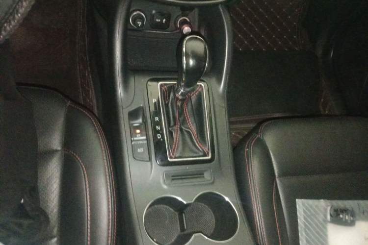 Used CHANGAN CS75 2014 1.8T Automatic Elite Model China IV Standard Gear Lever